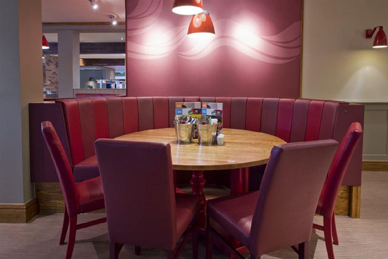 Premier Inn Sheffield/Barnsley Exterior photo