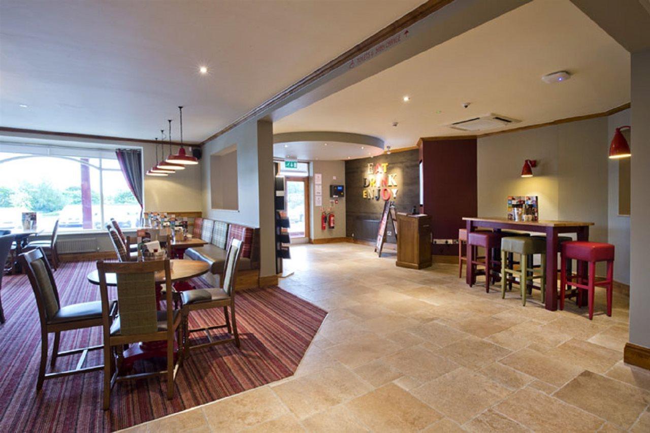 Premier Inn Sheffield/Barnsley Exterior photo