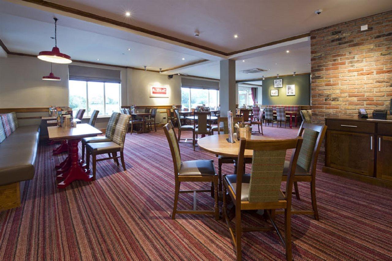 Premier Inn Sheffield/Barnsley Exterior photo