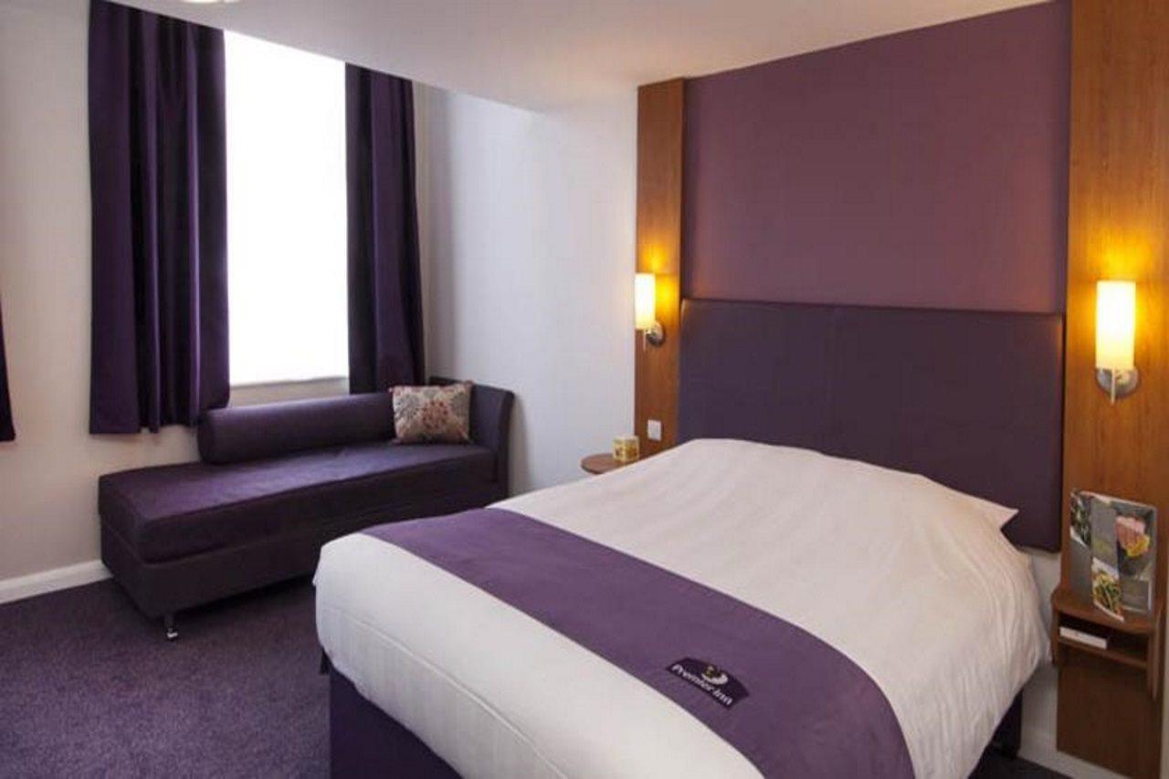 Premier Inn Sheffield/Barnsley Exterior photo