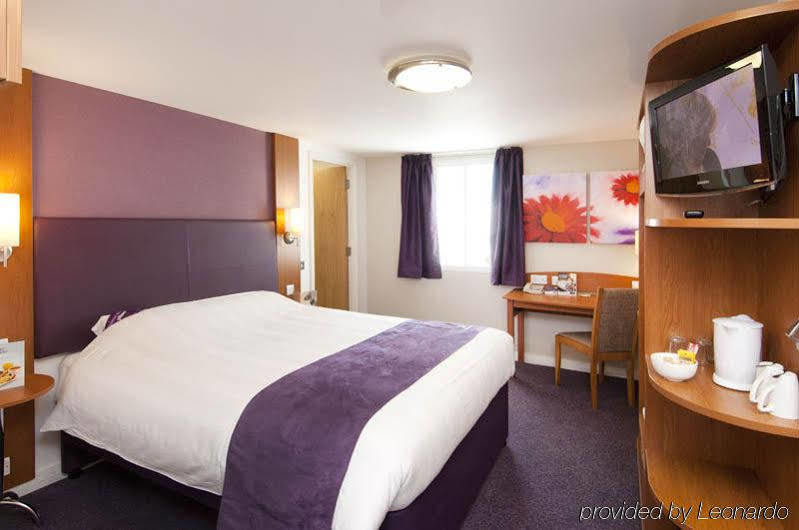Premier Inn Sheffield/Barnsley Exterior photo